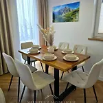 Markowicz Alpine House Villa *